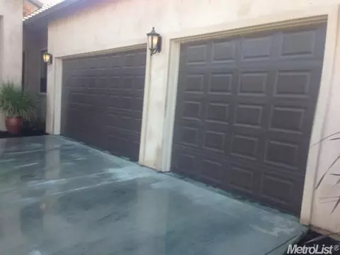 1058 Palm Ave, Ripon, CA 95366 photo 2