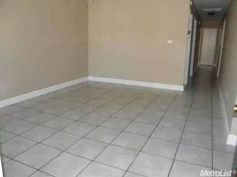 1608 Tulane Dr, Modesto, CA 95355 photo 2