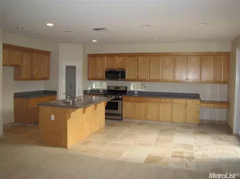 1686 Daniels St, Manteca, CA 95337 photo 4