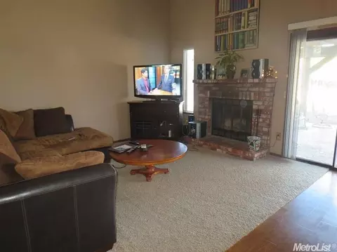 191 Saddle Ct, Galt, CA 95632 photo 2
