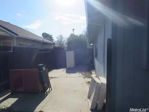 191 Saddle Ct, Galt, CA 95632 photo 6