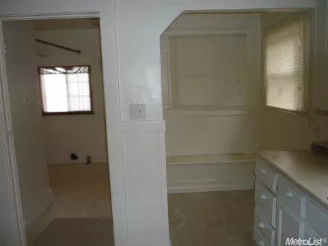 215 Roselawn Ave, Modesto, CA 95351 photo 8