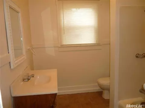 215 Roselawn Ave, Modesto, CA 95351 photo 13