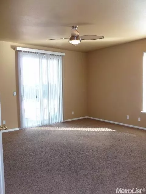 3229 Plantation Ct, Modesto, CA 95355 photo 5