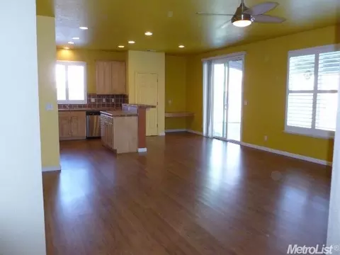 3229 Plantation Ct, Modesto, CA 95355 photo 9