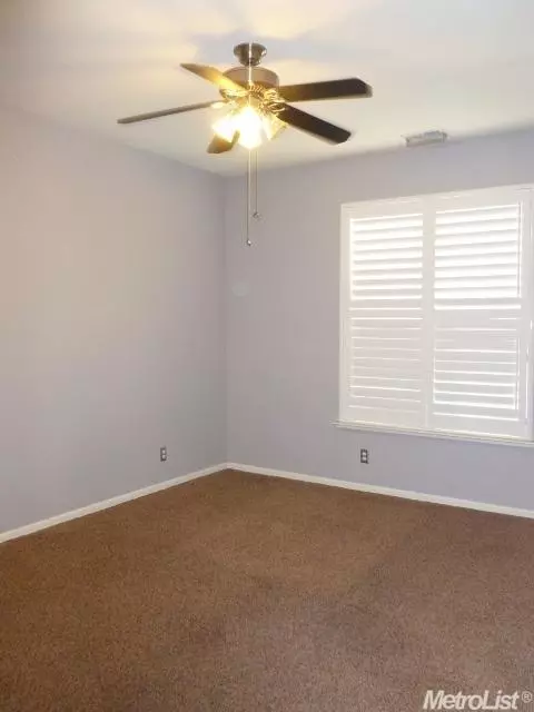 3229 Plantation Ct, Modesto, CA 95355 photo 16