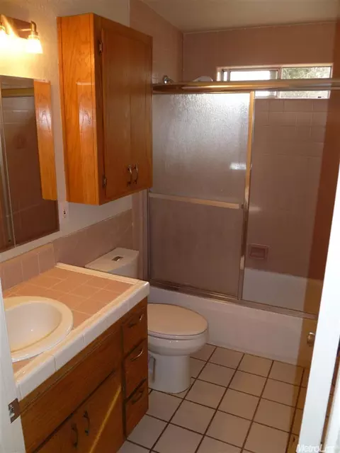 1010 W 4th St, Ripon, CA 95366 photo 11