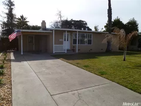 1010 W 4th St, Ripon, CA 95366 photo 1