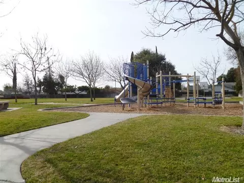 1010 W 4th St, Ripon, CA 95366 photo 17