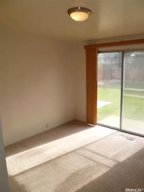 1010 W 4th St, Ripon, CA 95366 photo 10