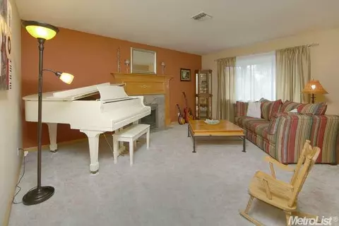 4430 Rustic Rd, Carmichael, CA 95608 photo 9