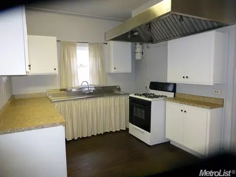 214 N Main St, Jackson, CA 95642 photo 2