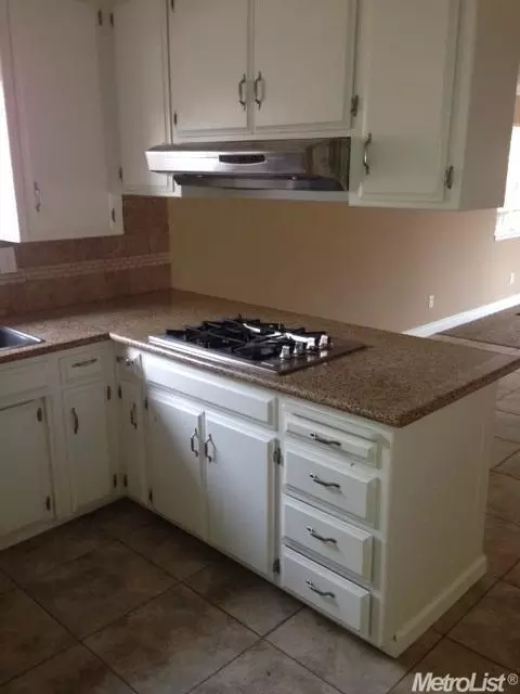 1736 Darwin Ave, Ceres, CA 95307 photo 3