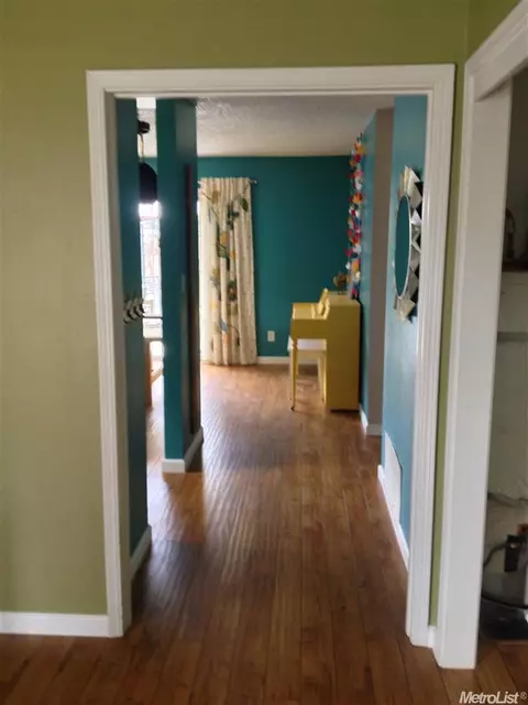 951 N Hickory, Tracy, CA 95376 photo 2