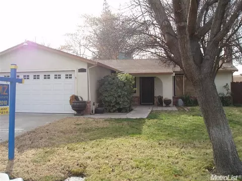 1804 Brett Ct, Modesto, CA 95358 photo 2