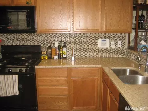667 Stage Coach Dr, Lathrop, CA 95330 photo 7