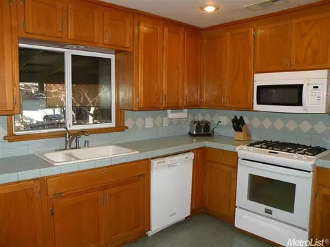 128 Madera Ave, Modesto, CA 95351 photo 11