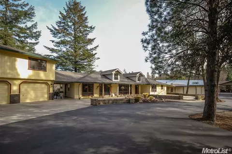 25950 Ridgeview Ct, Colfax, CA 95713 photo 1