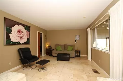 3949 Garfield Ave, Carmichael, CA 95608 photo 4