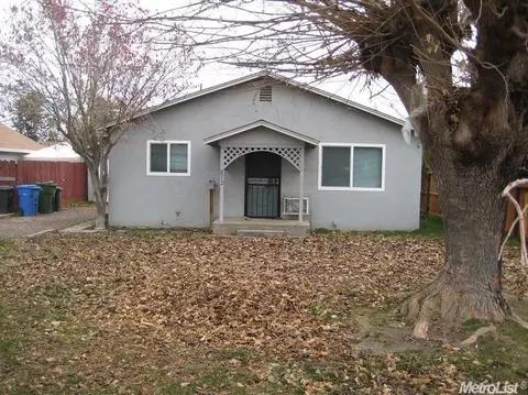 896 Wayside, Turlock, CA 95380 photo 1