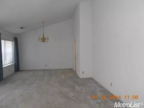 2805 Nora Ln, Modesto, CA 95355 photo 2