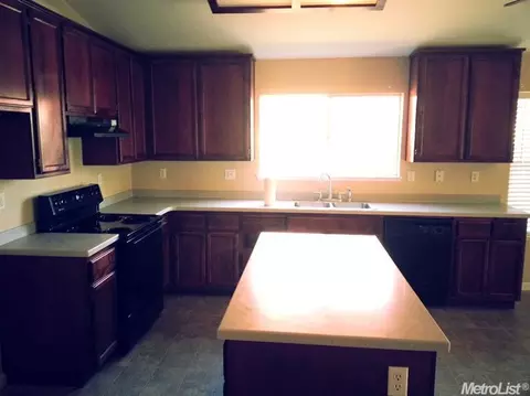738 Tularosa Ct, Ceres, CA 95307 photo 4