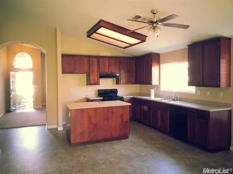 738 Tularosa Ct, Ceres, CA 95307 photo 3