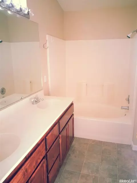 738 Tularosa Ct, Ceres, CA 95307 photo 8