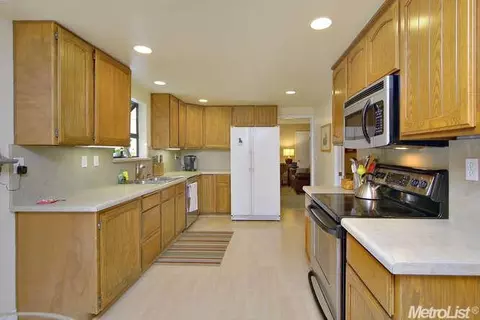 3208 Monte Vista Pl, Davis, CA 95618 photo 9