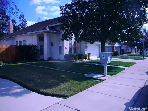 320 Douma Way, Ripon, CA 95366 photo 3