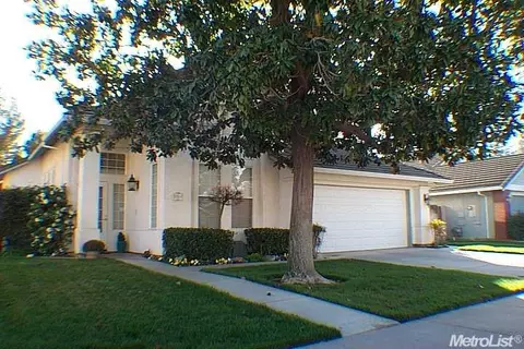 320 Douma Way, Ripon, CA 95366 photo 1