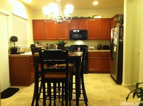 1444 Intrigue Ln, Manteca, CA 95337 photo 9