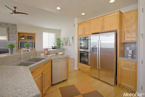 2203 Rockwell Dr, Davis, CA 95618 photo 10