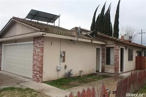 1279 Spruce, Manteca, CA 95336 photo 2