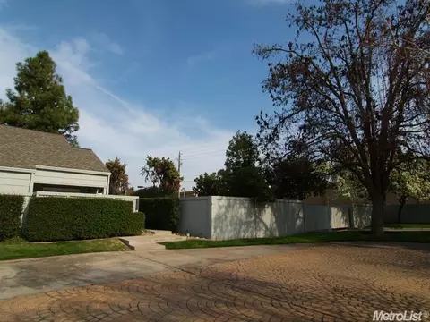 241 Leveland Ln #d, Modesto, CA 95350 photo 2
