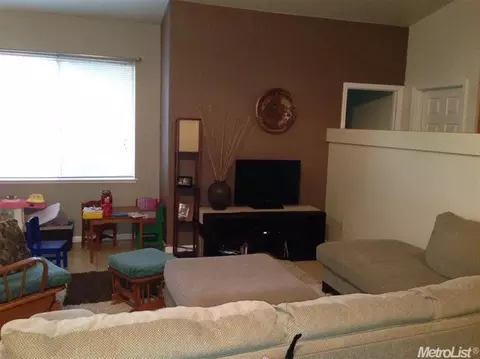 990 Colmore Ct, Galt, CA 95632 photo 4