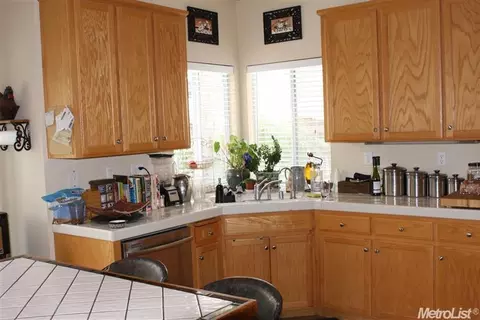 905 Tom Fowler Dr, Tracy, CA 95377 photo 7