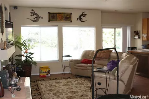 905 Tom Fowler Dr, Tracy, CA 95377 photo 6