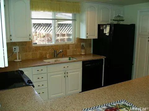 974 Alpine Ave, Manteca, CA 95336 photo 8
