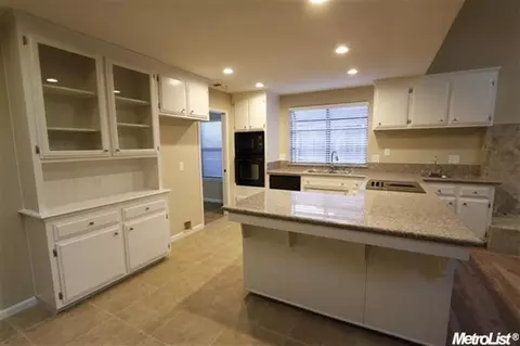 5961 Camray Cir, Carmichael, CA 95608 photo 3