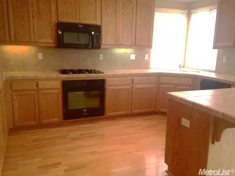 1139 Brookview, Manteca, CA 95337 photo 2
