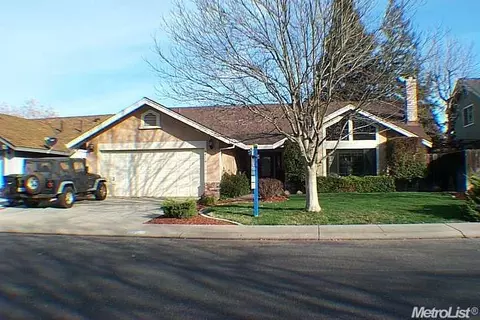 4325 Bluff Creek Dr, Modesto, CA 95355 photo 1