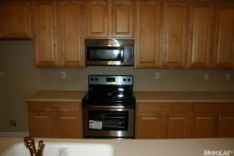 2813 Ashbrook Dr, Modesto, CA 95355 photo 4