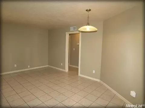 1005 Lillian Dr, Modesto, CA 95355 photo 9
