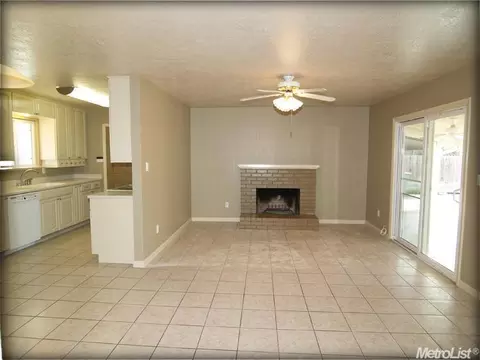 1005 Lillian Dr, Modesto, CA 95355 photo 5