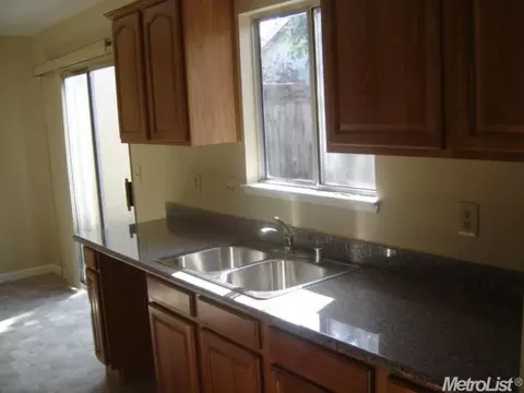 2036 Peggy Ln, Modesto, CA 95351 photo 3