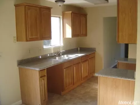 2036 Peggy Ln, Modesto, CA 95351 photo 4