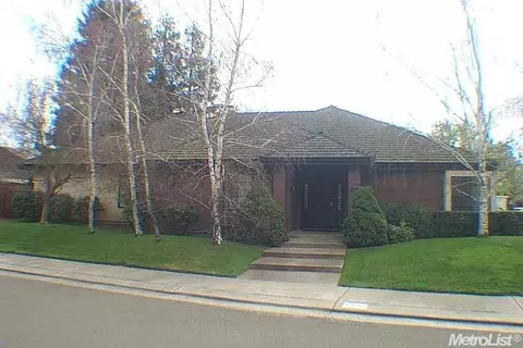 1016 Interlaken Dr, Lodi, CA 95242 photo 1