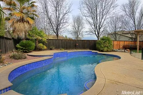 5319 Clipper Ct, Rocklin, CA 95765 photo 2