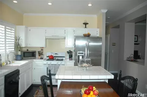 7002 Burning Tree Ct, Riverbank, CA 95367 photo 4